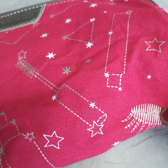 Estee Lauder Beautiful Red Cosmetic Bag With Gold Stars and Details. - Picture 16 of 16